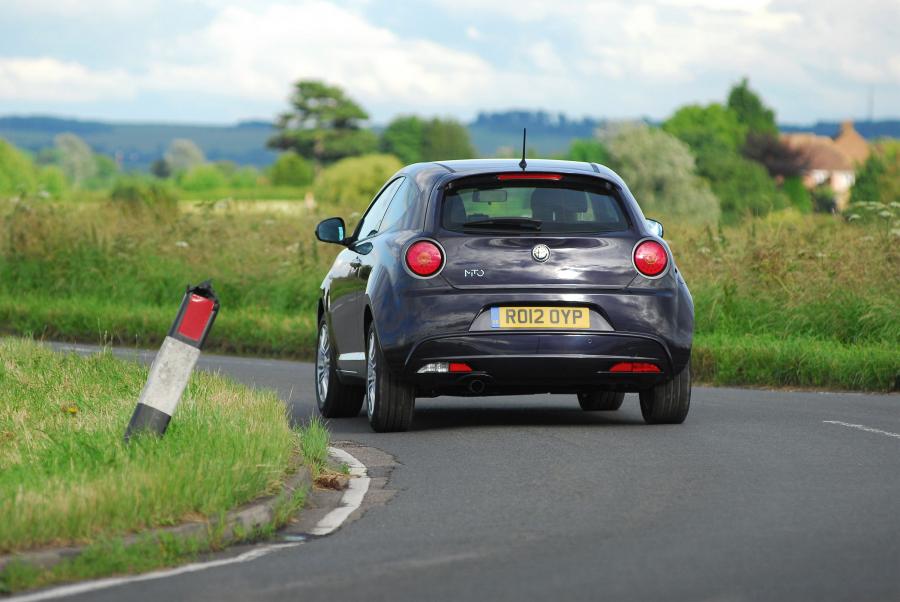 Alfa Romeo MiTo TwinAir (955) 2012 года  (UK) (фото 16 из 42)